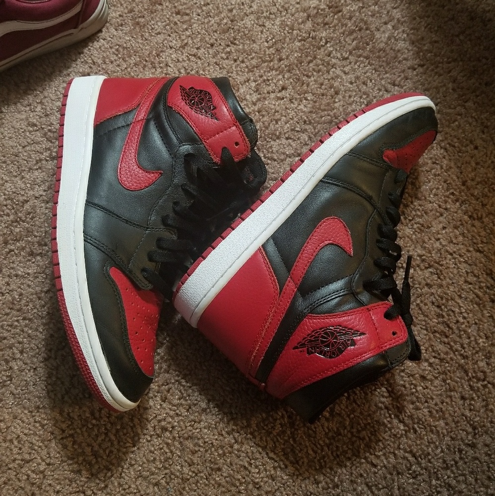 Air Jordan 1 Black/Red BRED sz.10 9/10 2016